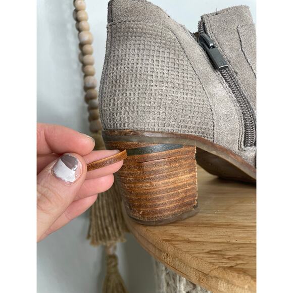 Lucky Brand Ponic Suede Ankle Boots Size 7.5 Beige Western Block Heel - Picture 10 of 10